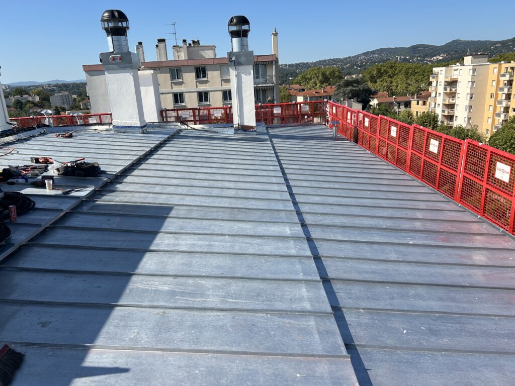 Réalisation d’une couverture en zinc